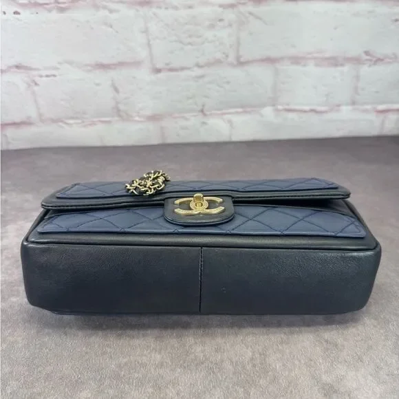 CHANEL Lambskin Quilted Medium Graphic Flap Navy Black - Picture 7 of 16